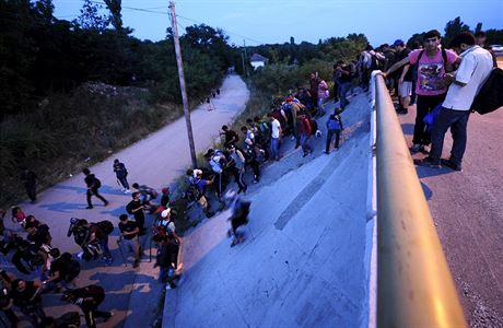 Syrt uprchlci v mst Tabanovce na jihu Srbska u hranice s Makedoni....