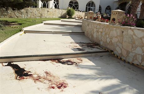 Krev u hotelu Imperiale Marhaba v tuniskm Ssa.