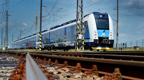 České dráhy představily ve zkušebním centru ve Velimi nový vlak InterPanter.