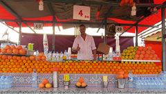 Pomerane jsou v Maroku nejrozíenjím ovocem. Za pár drobných dostanete na...