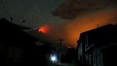 Sopka Sinabung v Indonésii se nachází na ostrov Sumatra.