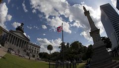 Vlajka Konfederace v areálu jihokarolínského Kongresu v Charlestonu.