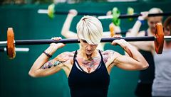 �inka za hlavou... A budou následovat d�epy.