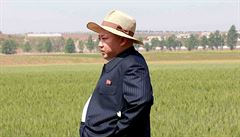 Kim ong-un na inspekci farmáského komplexu.