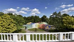 Letoní Serpentine Pavillion v Hyde Parku navrhli panltí architekti Jose...