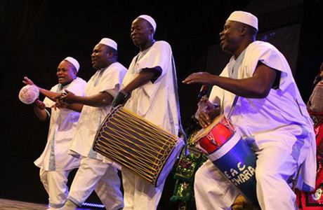 Umlecký soubor Ensemble Towar z Beninu.