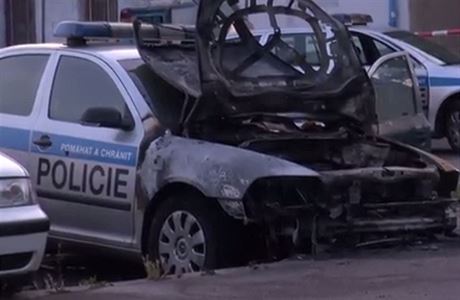 Anarchist pravdpodobn zaplili policejn auto ped sluebnou.