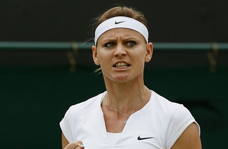 Lucie afáová v osmifinále Wimbledonu.