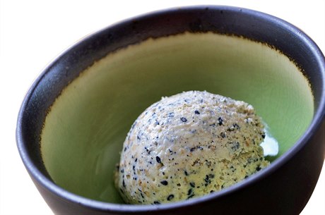 Sezamová zmrzlina s erným sezamem