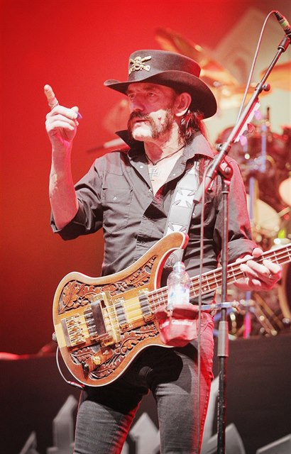 Ian 'Lemmy' Kilmister, zpvák kapely Motörhead.