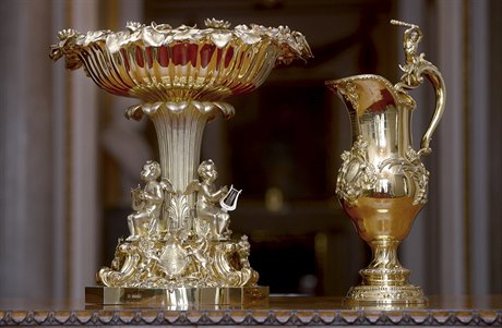 Stříbrná křtitelnice a džbán (ilustrační foto)