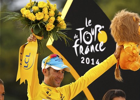 ŠAMPION TOUR DE FRANCE. Vincenzo Nibali vyhrál slavný závod suverénním...