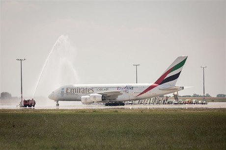 Airbus A380 spolenosti Emirates v Praze 1. 7. 2015 u píleitosti pátého...