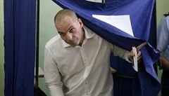 Ministr financí Yanis Varoufakis odhlasoval v eckém referendu o pijetí...