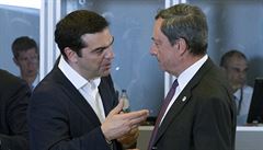 ecký premiér Alexis Tsipras hovoí s lídrem Evropské centrální banky, Mariem...