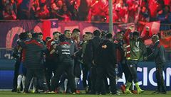 Fotbalisté Chile oslavují vítzství na Copa America.