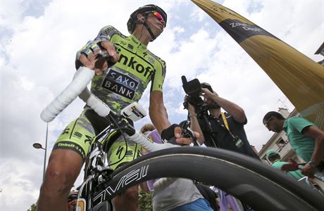 Alberto Contador na startu 14. etapy Tour.