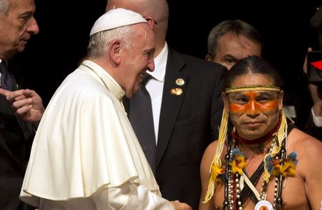 Pape uznal, e "ve jmnu Boha" byly na domorodcch spchny tk hchy.