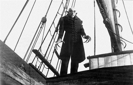 Zábr z filmu F. W. Murnaua Upír Nosferatu (1922)