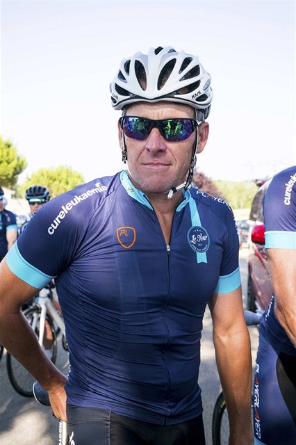 Lance Armstrong se vrátil na Tour de France coby len amatérské skupiny...