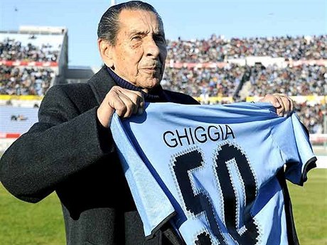 Uruguayský stelec vítzného gólu z finále MS v roce 1950 Alcides Ghiggia.