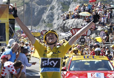 Chris Froome jásá po triumfu v desáté etap Tour de France.