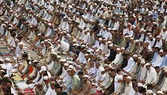 Pákistán: oslavy a modlitby u píleitosti svátku Eid al-Fitr po skonení...