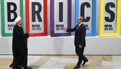 Vladimir Putin a Hasan Rúhání na summitu zemí BRICS v Rusku.