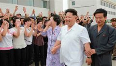 Kim ong-un na inspekci Pchjongjangskho biotechnickho institutu - podle KLDR tovrny na pesticidy, podle zahraninch expert zazen na vrobu biologickch zbran.