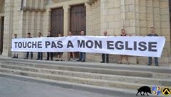 Nesahej na mj kostel - pod tímto názvem mohou Francouzi podepisovat petici,...