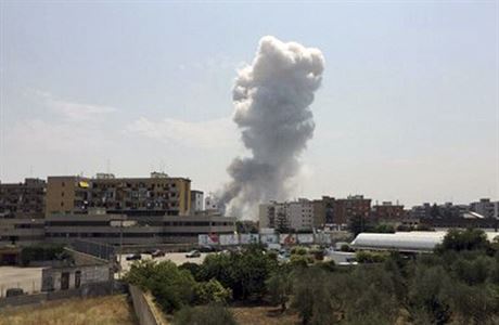 Výbuch zniil továrnu na pyrotechniku firmy Bruscella.