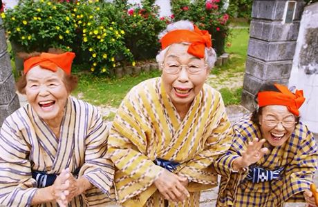 Skupina zpívajících japonských osmdesátnic si získala poetné publikum.