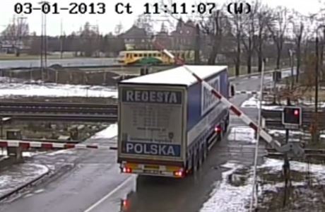 3. ledna 2013 vjel na pejezd u Studénky polský kamion, tehdy ke sráce s...