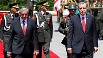 Tureck prezident Tayyip Erdogan (vpravo).