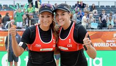 Beachvolejbalistka Barbora Hermannová (vpravo) by mla utvoit novou dvojici s...