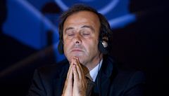 Odchzm. Platini rezignuje na post fa UEFA, trest mu snili na tyi roky