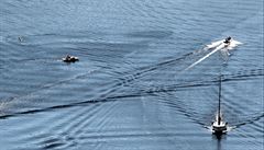 Lod� na p�ehrad� Slapy.