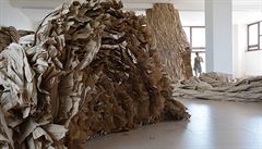 Součástí výstavy jsou i nadrozměrné sochy stromů dvou umělců z New Yorku Wada... | na serveru Lidovky.cz | aktuální zprávy