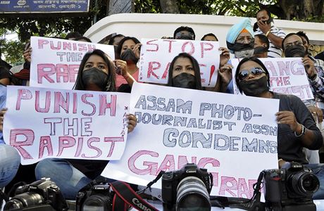 Indové protestují proti sexuálnímu násilí na enách (ilustraní snímek).