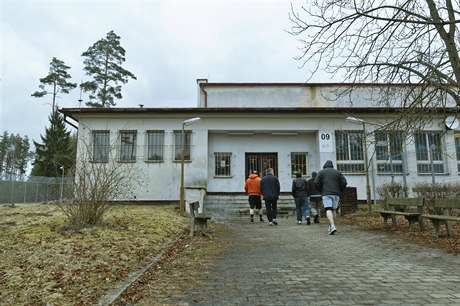 Zhruba 50 benc se ve tvrtek pokusilo utéct ze zaízení pro uprchlíky v Blé...