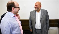 Sám Ond�ej Havlín se k soudu nedostavil. Na snímku právník.