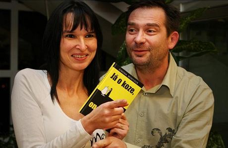 Spisovatelka Simona Monyová se svým manelem Borisem Ingrem