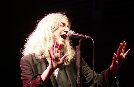 Z koncertu Patti Smith v praskm Divadle Archa.