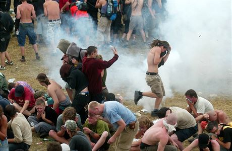 OBRAZEM: Jak ‚Paroubkovo’ komando rozehnalo CzechTek 2005