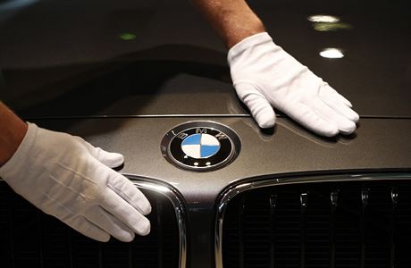 Logo automobilky BMW.