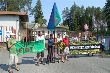 Vyjádení podpory pro uprchlíky v Blé pod Bezdzem na Mladoboleslavsku