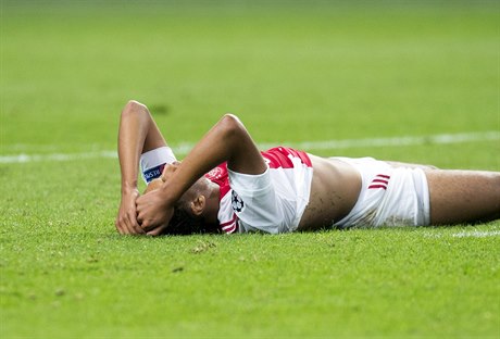 Zklamaný Jairo Riedewald z Ajaxu Amsterdam.