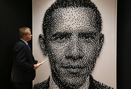 Portrét Baracka Obamy vytvoený z nkolika tisíc voják pjde do aukce.
