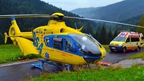 Zchrann vrtulnk a sanitka na Liberecku
