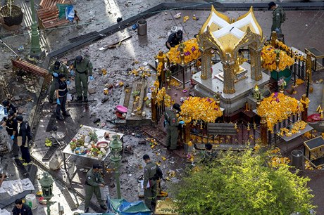 Experti na míst výbuchu v thajské metropoli Bangkok.